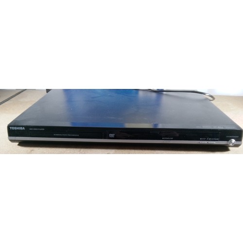 906 - Toshiba DVD Player & SD270EKB Grundig DVD Player