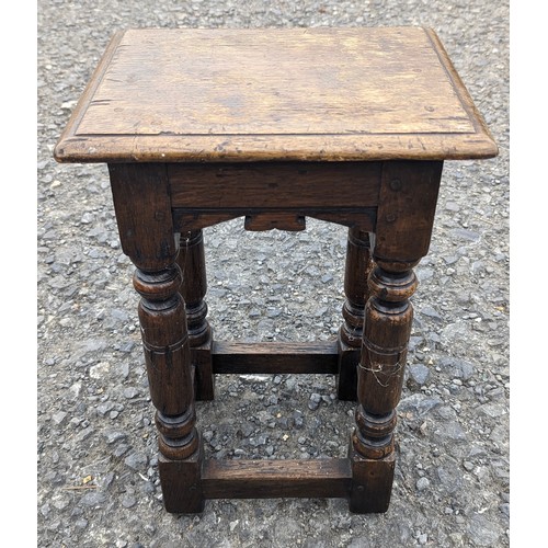 89B - A Small Oak Table