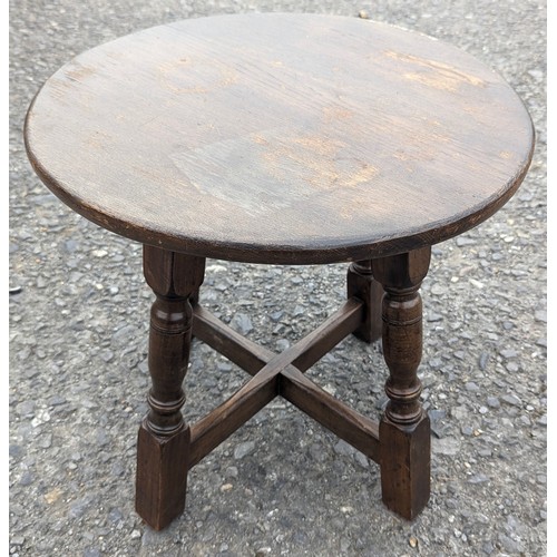 89C - A Circular Oak Table