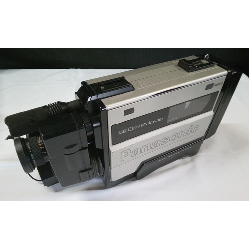 1065 - Panasonic VHS OMNIMOVIE (Newnicon) Camcorder 
Including Flight case (no key) and accessories.