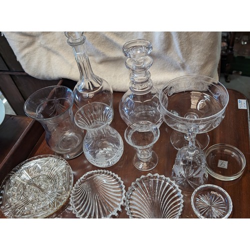 1197 - A selection of vintage crystal and etched glass items x14, including: decanters; plates' dishes and ... 