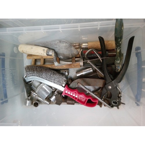 827 - Selection of Mixed hand tools including screwdrivers, plains, trowels, rasps and much more