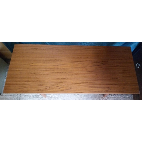 542 - A mid century coffee table with magazine shelf - 39h x 92w x 26d