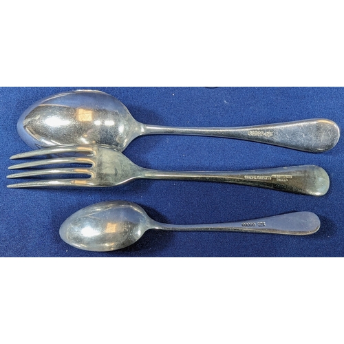 201 - An assortment of Hallmarked silver cutlery - approx 270g - and a fork and 2 spoons (lower picture) m... 