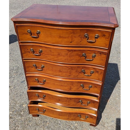 327 - A 6 drawer Serpantine fronted chest - 101 x 76 x 48cm