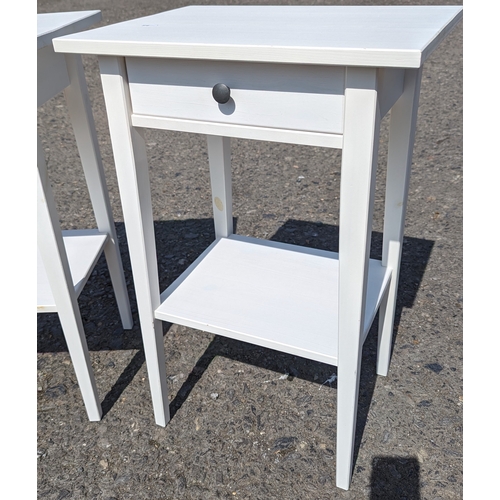 329 - 2x White painted bedside cabinets with lower shelf and drawer - 70 x 46 x 26cm