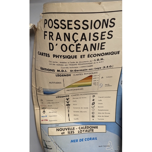 786 - 2 double sided French wall charts & French advertising board