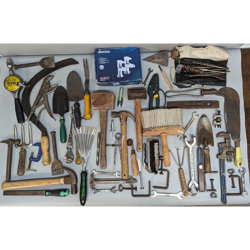 982 - A selection of mixed tools including garden, decorating and more