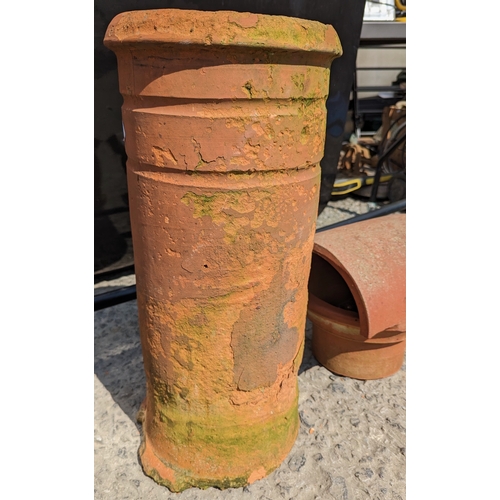 985 - Vintage terracotta chimney pot with chimney cowel