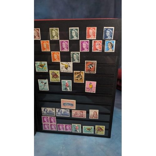 472 - 3x Stanley Gibbons albums (Commonwealth of Australia, Canada and New Zealand) AND 2x Abria Albums co... 