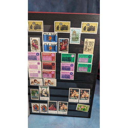 472 - 3x Stanley Gibbons albums (Commonwealth of Australia, Canada and New Zealand) AND 2x Abria Albums co... 