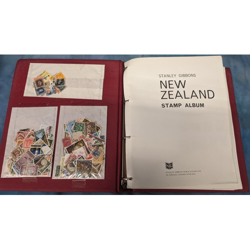 472 - 3x Stanley Gibbons albums (Commonwealth of Australia, Canada and New Zealand) AND 2x Abria Albums co... 