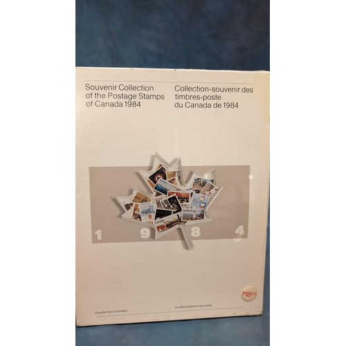 473 - Souvenir Collections of Canada's Postage stamps - 1981 Booklet. 1982-6 sealed boxes