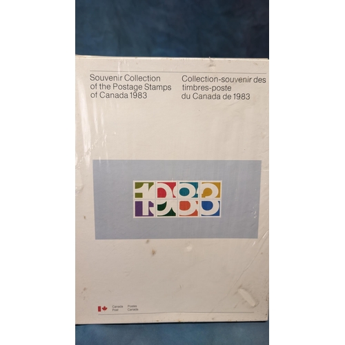 473 - Souvenir Collections of Canada's Postage stamps - 1981 Booklet. 1982-6 sealed boxes