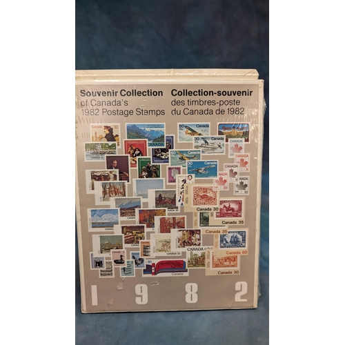 473 - Souvenir Collections of Canada's Postage stamps - 1981 Booklet. 1982-6 sealed boxes