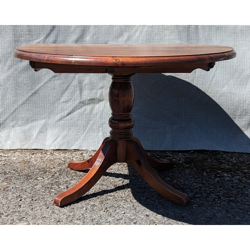 521 - Pine drop leaf table