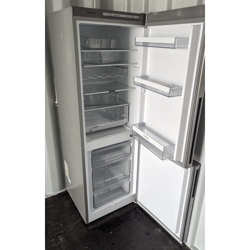 850 - A Siemens Stainless fridge freezer - 175 x 60 x 65cm