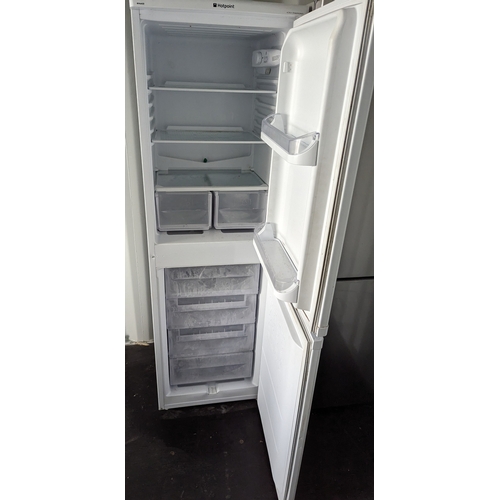 851 - A Hotpoint RFAA52 Fridge Freezer