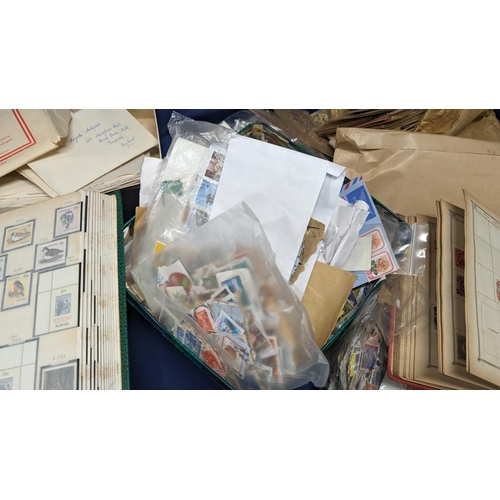 500 - A large quantity of used stamps, School boy albums and vintage tins  - Contains Worldwide, Commonwea... 