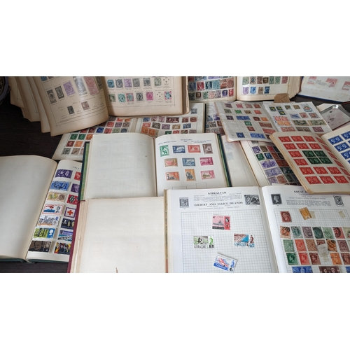 510 - A large collection of British and worldwide stamp albums