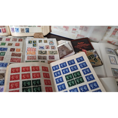 510 - A large collection of British and worldwide stamp albums