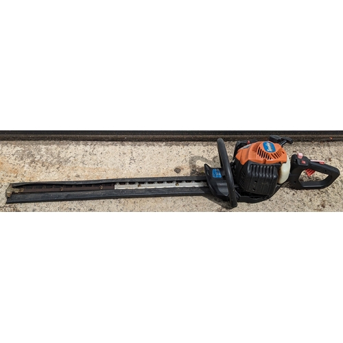 1001 - Tanaka Petrol hedge trimmer - seen running