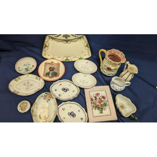 656 - A selection of antique and vintage chinaware including :
Limoge pill box - La Montgolfiere 'Tour de ... 