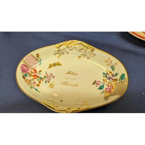 656 - A selection of antique and vintage chinaware including :
Limoge pill box - La Montgolfiere 'Tour de ... 