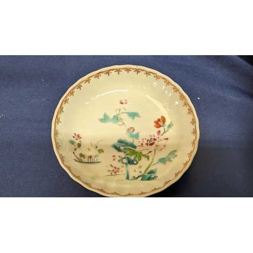 656 - A selection of antique and vintage chinaware including :
Limoge pill box - La Montgolfiere 'Tour de ... 