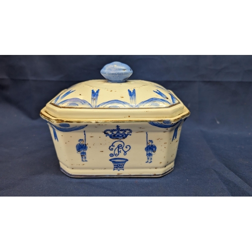 659 - Antique Chinese Blue and White trinket pot - 18cm x 14cm.   From the country estate.