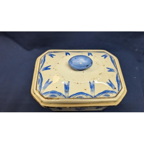 659 - Antique Chinese Blue and White trinket pot - 18cm x 14cm.   From the country estate.