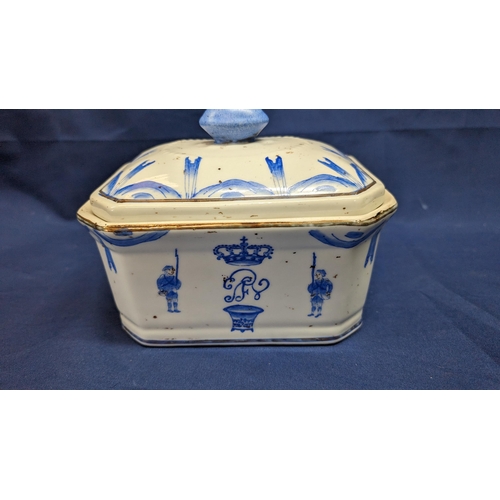 659 - Antique Chinese Blue and White trinket pot - 18cm x 14cm.   From the country estate.