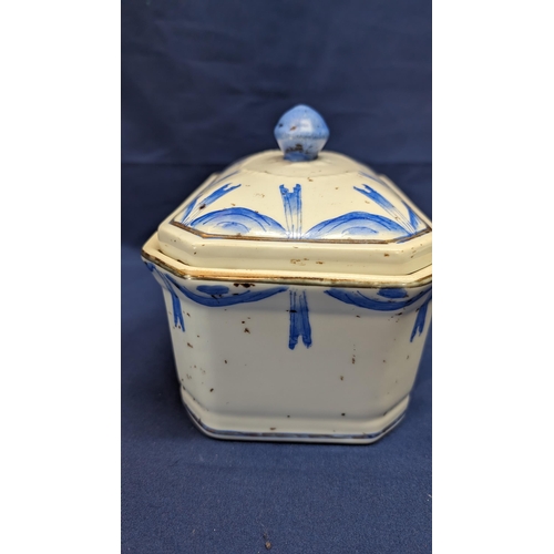 659 - Antique Chinese Blue and White trinket pot - 18cm x 14cm.   From the country estate.