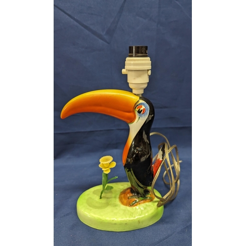 720 - Vintage Carltonware Guiness Toucan lamp - Missing Glass of Guiness (Placed plastic daffodil) - 24cm ... 