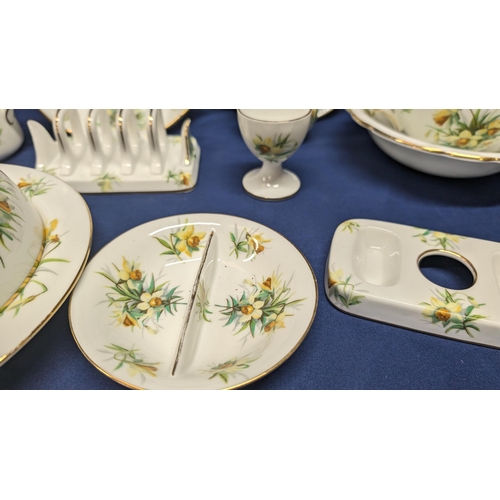 734 - 13 Pieces of Hammersley & Co. , T Goode & Co. LTD London 'Daffodil' Tea set including Toast rack, eg... 