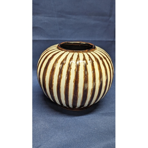 737 - Vintage Zebra ceramic vase and bowl - Vase 12 x 12 - bowl 9 x 9cm.   From the country estate.