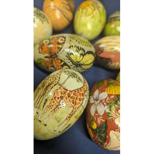 385 - A Collection of 11 x Rona Grischotti Painted Wooden Eggs Depicting Animals, Insects etc.  - Slight D... 