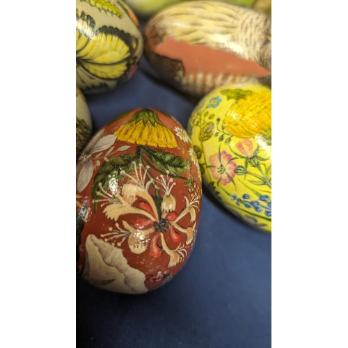 385 - A Collection of 11 x Rona Grischotti Painted Wooden Eggs Depicting Animals, Insects etc.  - Slight D... 