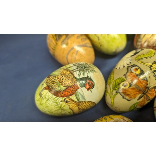 385 - A Collection of 11 x Rona Grischotti Painted Wooden Eggs Depicting Animals, Insects etc.  - Slight D... 