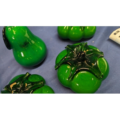 387 - Vintage Griffe Borgos Pesso Vetri D' Arte Italian Glass Peppers x 4 and 1 x Pear. - Stunning Pieces ... 