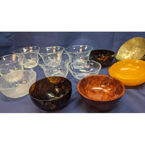 667 - A Selection of Vintage Desert Bowls inc.  - 5 x Handblown Controlled Bubble Bowls on Footed Pedestal... 