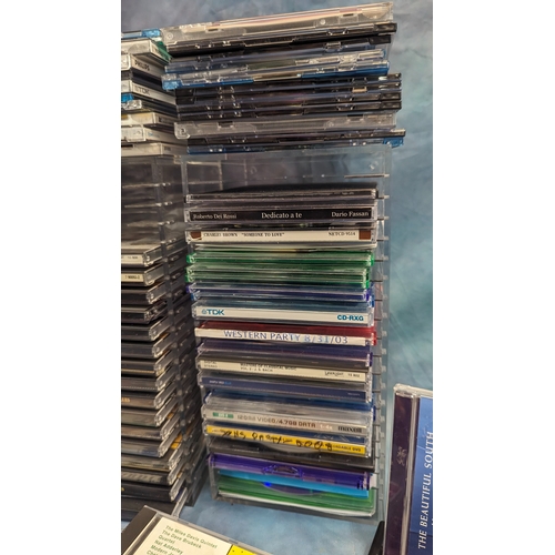 1074 - A large quantity of CD's - Mixed