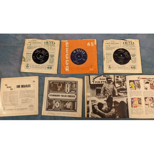 760 - The Beatles Vinyl single records - Magical mystery tour, Strawberry Fields, Penny Lane, Help, and Th... 