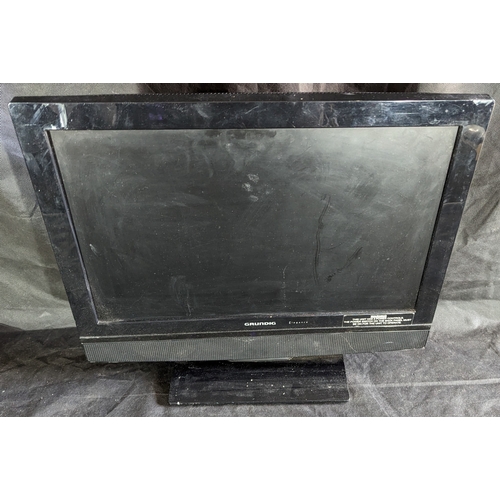 876 - Grundig Elegance 19 inch TV.