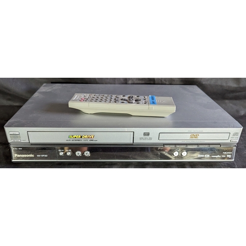 883 - Panasonic NV-VP30 DVD/VHS with remote