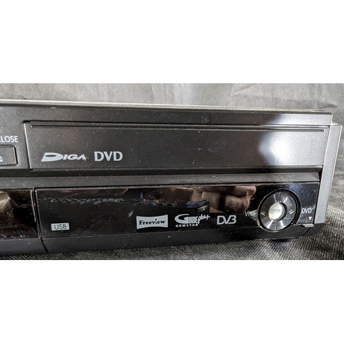 886 - Panasonic DMR-EZ49V DVD/VHS with remote