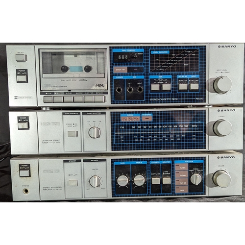 893 - Sanyo Cassette deck RD220, Sanyo Tuner JT220T, and Sanyo Amplifier system 220