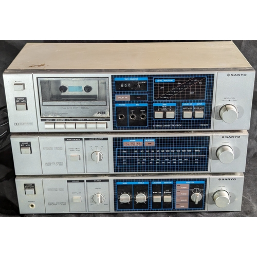 893 - Sanyo Cassette deck RD220, Sanyo Tuner JT220T, and Sanyo Amplifier system 220