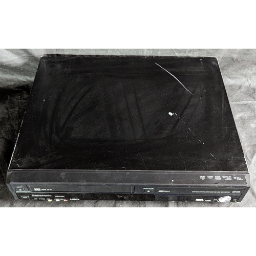 895 - Panasonic DMR-EZ48V - DVD/VHS   Player/Recorder