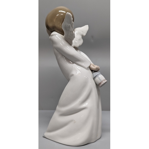 72 - Lladro Angel figuring with small crack & 3 Nao figurines